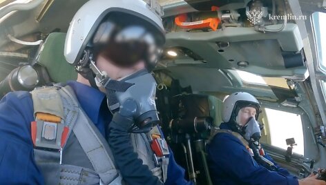 Vladimiras Putinas bombone&scaron;yje Tu-160M
