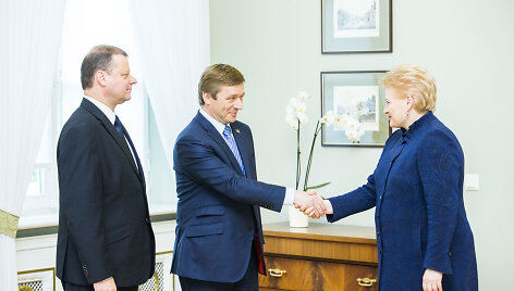 Saulius Skvernelis, Ramūnas Karbauskis ir Dalia Grybauskaitė
