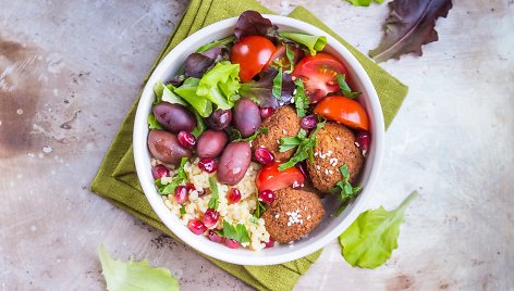Falafeliai – salotų ingredientas