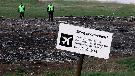 Rytų Ukrainoje tyrėjai rado daugiau numušto MH17 lėktuvo aukų kūnų