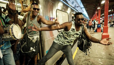 Linksmybėmis traukinyje Brazilijoje paminėtas sambos &scaron;okio 100 metų jubiliejus