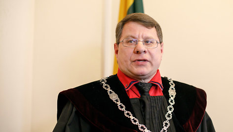 Teismas atmetė kyšininkavimu kaltinamo buvusio teisėjo R.Grigo skundą dėl atleidimo