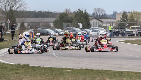 Kartų i&scaron;tvermės varžybos Auk&scaron;tadvario kartodrome
