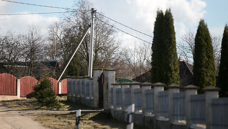 Elektros laidai prie nuosavų namų