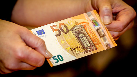 Lietuvos banke pristatytas naujas 50 eurų nominalo banknotas