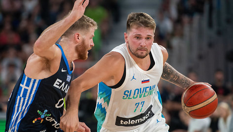 Luka Dončičius prieš Thomasą Walkupą