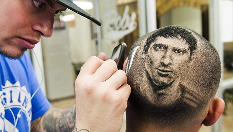 Ant pakau&scaron;io i&scaron;skutinėtas Lionelio Messi portretas 