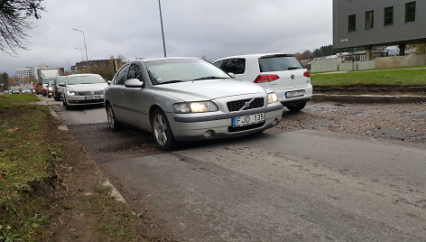 Vilniaus Mokslininkų gatvės duobės