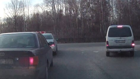 Gudrus kabluko vairuotojas