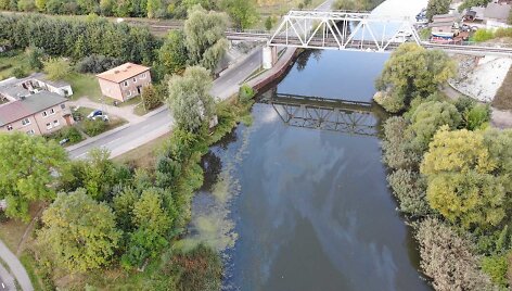 Po Danės upę pasklido ter&scaron;alai. Aplinkosaugininkai greitai nustatė &scaron;altinį.