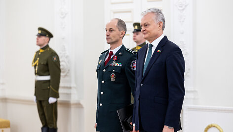 Donatas &Scaron;karnulis, Gitanas Nausėda