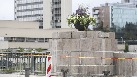 Nukelinėjamos Žaliojo tilto skulptūros