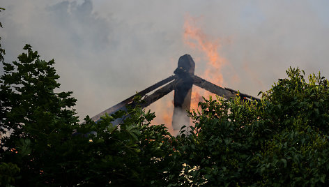 Sekmadienio vakarą Vilniuje, Naujininkų rajone, kilo gaisras