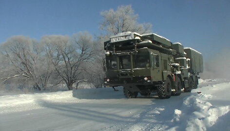 Prie&scaron;lėktuvinės gynybos sistema S-400 &bdquo;Triumf&ldquo; pakeliui į Baltarusiją