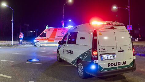 Vilniuje užsiliepsnojo garažų kompleksas