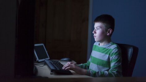 Visą internetą parklupdyti gali kad ir toks jaunuolis