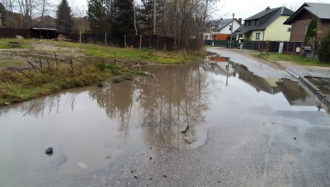 Užlieta Žvaigždikių ir Šilagėlių gatvių sankryža