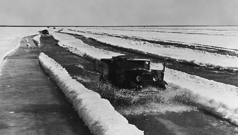 Gyvybės kelias per Ladogos ežerą 1941–1942 m. žiemą