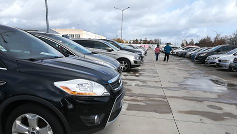 Automobilių prekybos aikštelė Šiauliuose