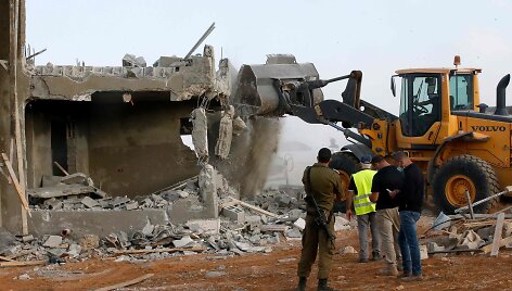 Izraelyje griaunamas palestiniečio namas