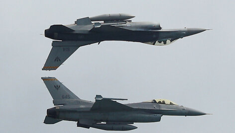Naikintuvai F-16C 