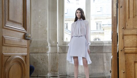 &bdquo;Bouchra Jarrar&ldquo; 2016 m. pavasario-vasaros kolekcijos modelis