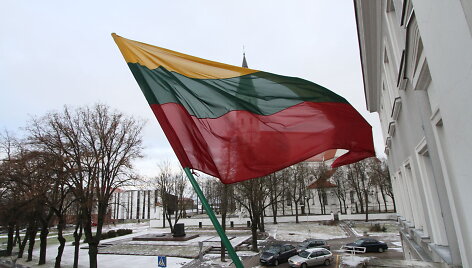 &Scaron;iaulių bažnyčia ir trispalvė