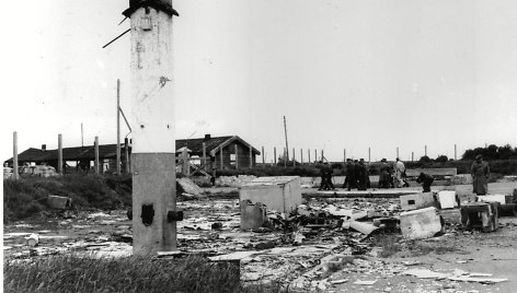 Buvusios Sylto koncentracijos stovyklos griuvėsiai, nufotografuoti 1945 m.