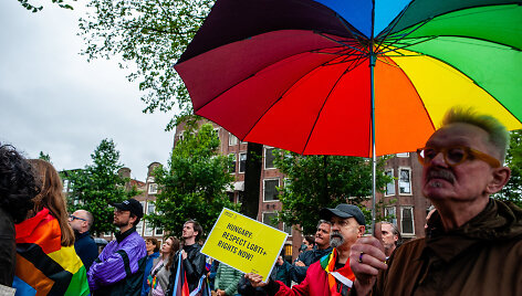Protestas Amsterdame prie&scaron; įstatymą Vengrijoje, nukreiptą prie&scaron; LGBT
