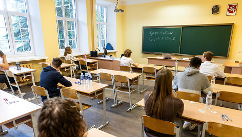 Vilniaus Antakalnio gimnazijoje laikomas lietuvių kalbos ir literatūros brandos egzaminas