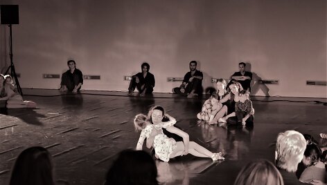 &Scaron;okio teatro &bdquo;Aura&ldquo; spektaklis