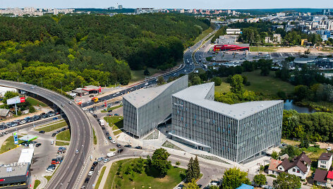 &bdquo;Darnu Group&ldquo; pardavė antrąjį verslo centro &bdquo;Park Town&ldquo; pastatą