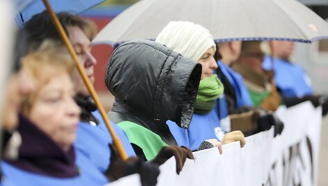 Lietuvos profesinių sąjungų konfederacijos piketas prie&scaron; skubotą socialinio modelio projekto priėmimą