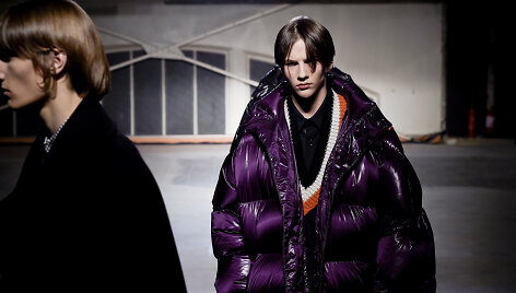 &bdquo;Raf Simons&ldquo; 2016 m. rudens-žiemos kolekcijos modelis