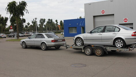 Naudotus automobilius, atvežtus i&scaron; užsienio, ir &bdquo;Tuvlitos&ldquo; į &bdquo;Regitra&ldquo; tenka gabenti taip.