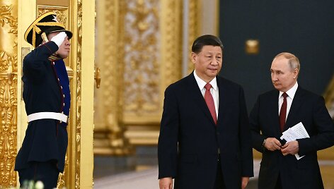 Kinijos lyderis Xi Jinpingas ir Rusijos prezidentas Vladimiras Putinas
