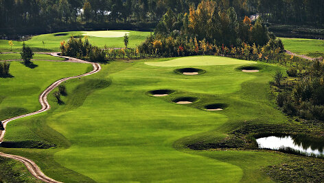 &bdquo;The V Golf Club&ldquo; aik&scaron;tynas