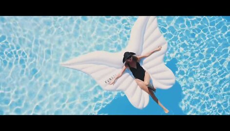 Eleonora Sebrova vaizdo klipe &bdquo;I Follow You&ldquo;