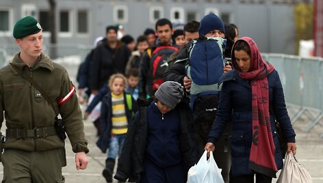 Migrantai prie Austrijos sienos
