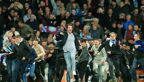 &bdquo;Aston Villa&ldquo; sirgaliai aik&scaron;tėje