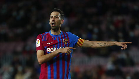 Sergio Busquetsas ir kiti &bdquo;Barcelona&ldquo; futbolininkai rizikuoja nepatekti į Čempionų lygos atkrintamąsias varžybas.