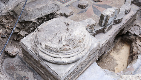 Vilniaus didžiosios sinagogos tyrimų vietoje pristatyti archeologiniai radiniai ir tyrimų rezultatai