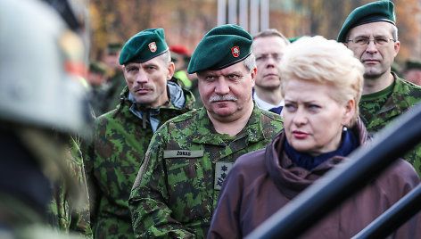 Prezidentė Dalia Grybauskaitė susipažino su Greitojo reagavimo pajėgų kariais.