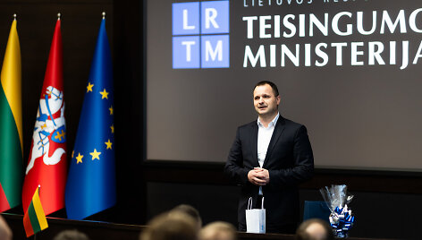 Naujas Kalėjimų tarnybos vadovas Mindaugas Kairys davė priesaiką Teisingumo ministerijoje 