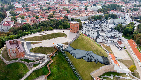 Prancūzų menininko Saype freska ant Gedimino kalno