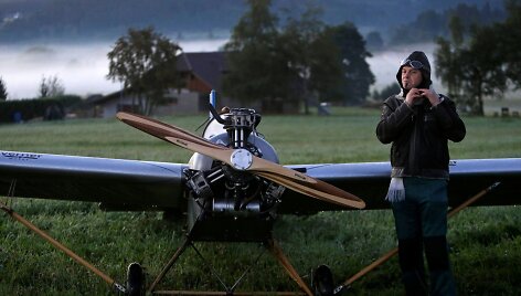 Čekas &scaron;altkalvis susikonstravo lėktuvą, kad galėtų skristi iki darbo