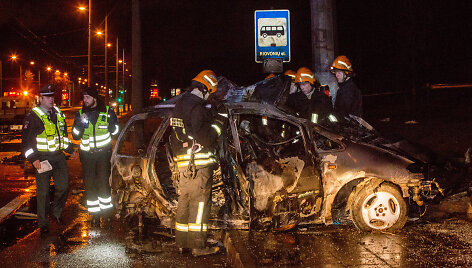 Sudegęs automobilis 