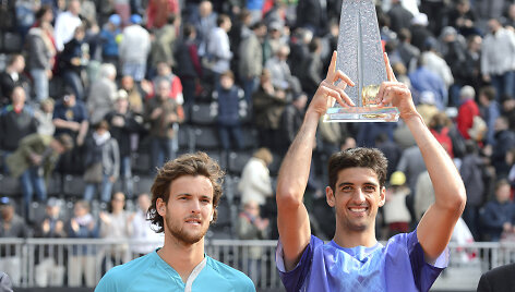 Joao Sousa ir Thomazas Bellucci