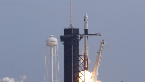 Raketos &bdquo;Falcon 9&ldquo; startas