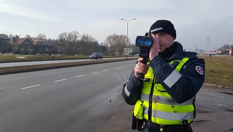 Šiaulių policininkai naudos ypač modernų greičio matuoklį